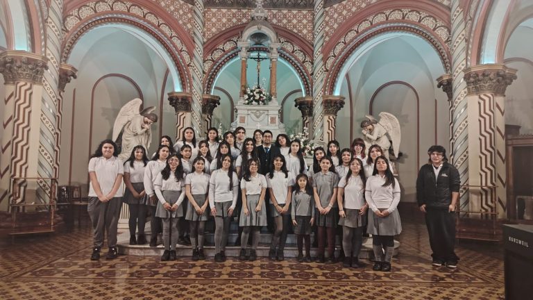 Coro del Liceo Bicentenario Samuel Román Rojas de Combarbalá